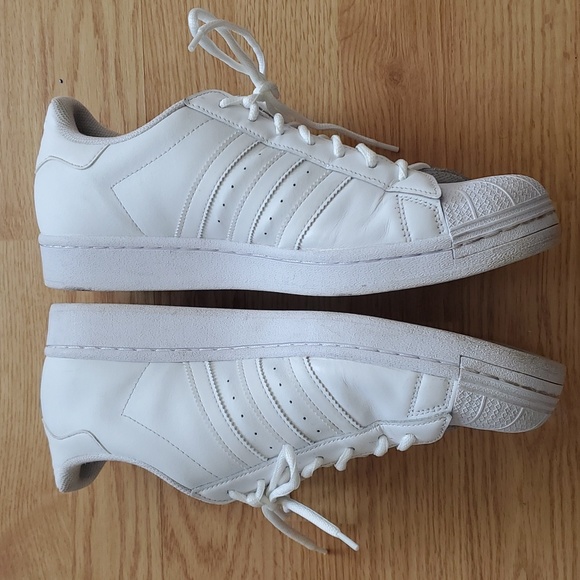Superstar Adidas white shoes 10.5 - Picture 3 of 13